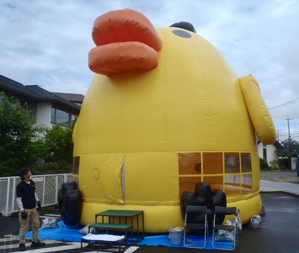住宅展示場にて子ども用ふわふわを設置しました